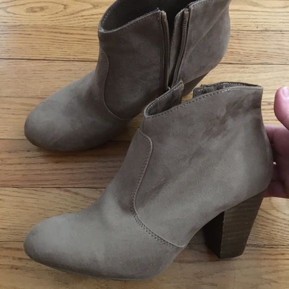 Ankle Boots - Picture 3 of 6